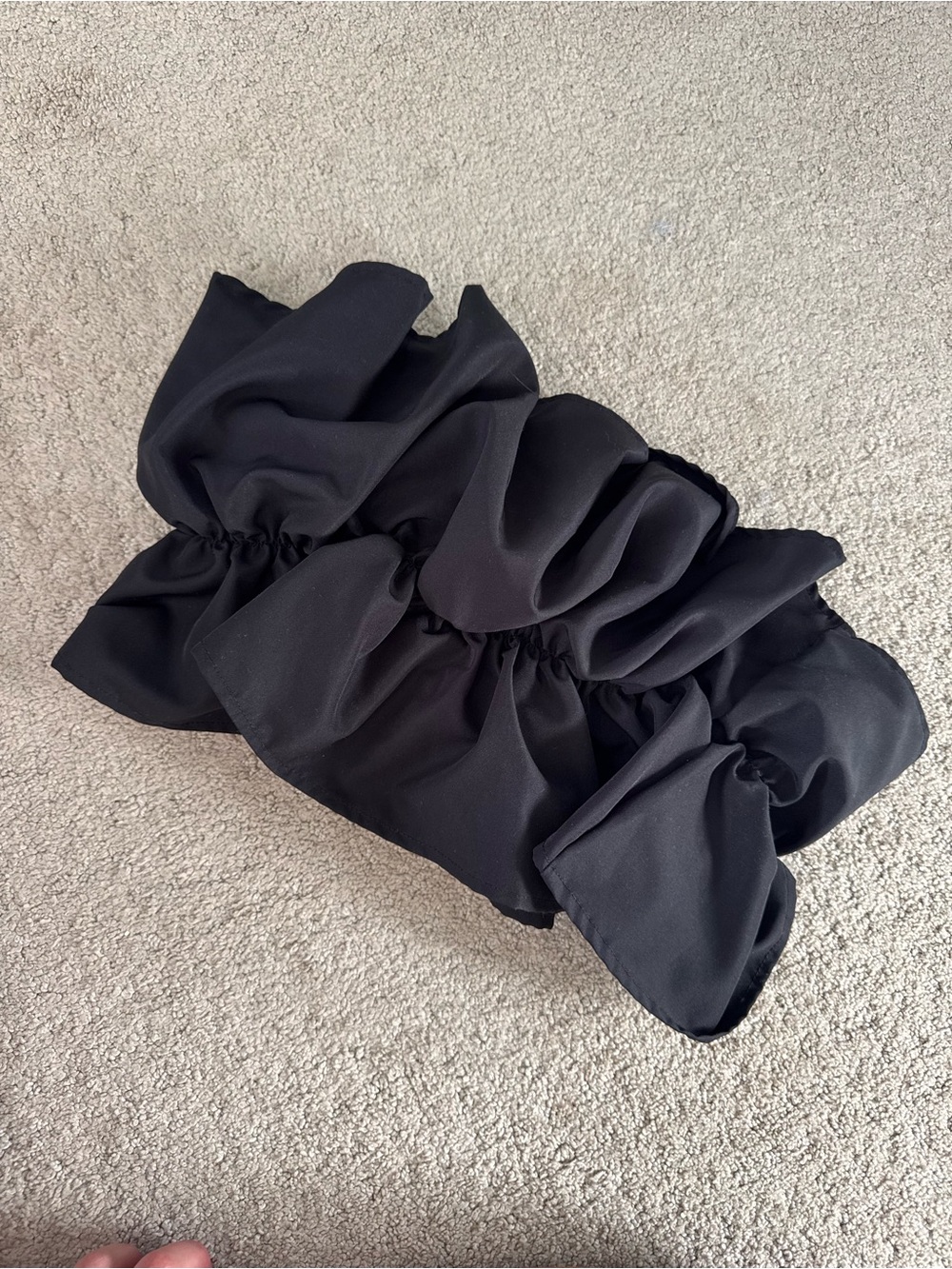 SHEIN Black Ruffle Strapless Crop Top